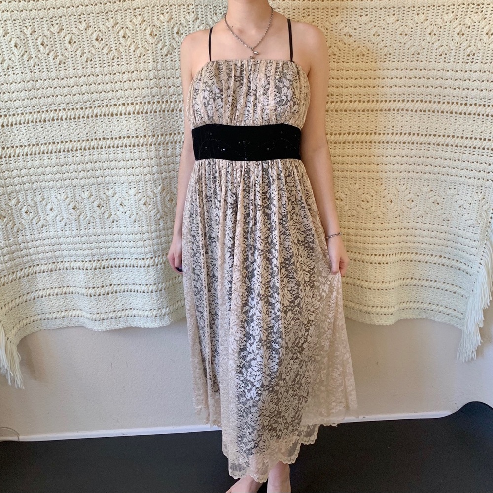 Vintage Lace & Velvet Dress ✨